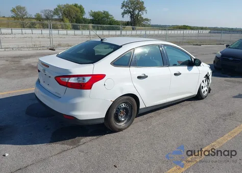 2014 Ford Focus S из США, поврежденный, VIN 1FADP3E22EL193028